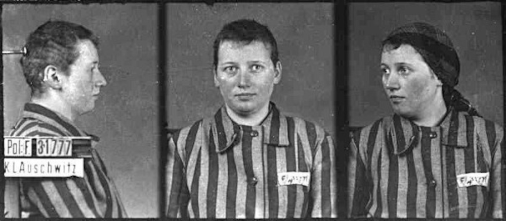 Marie Alizon photographiée à Auschwitz le 3 février 1943. Musée d’Etat d’Auschwitz-Birkenau.