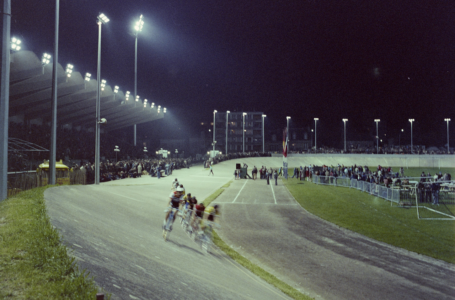 War velodrom Roazhon, diouzh an noz, 23 a viz Meurzh 1978. Mirdi Breizh : 2014.0021.98.3.