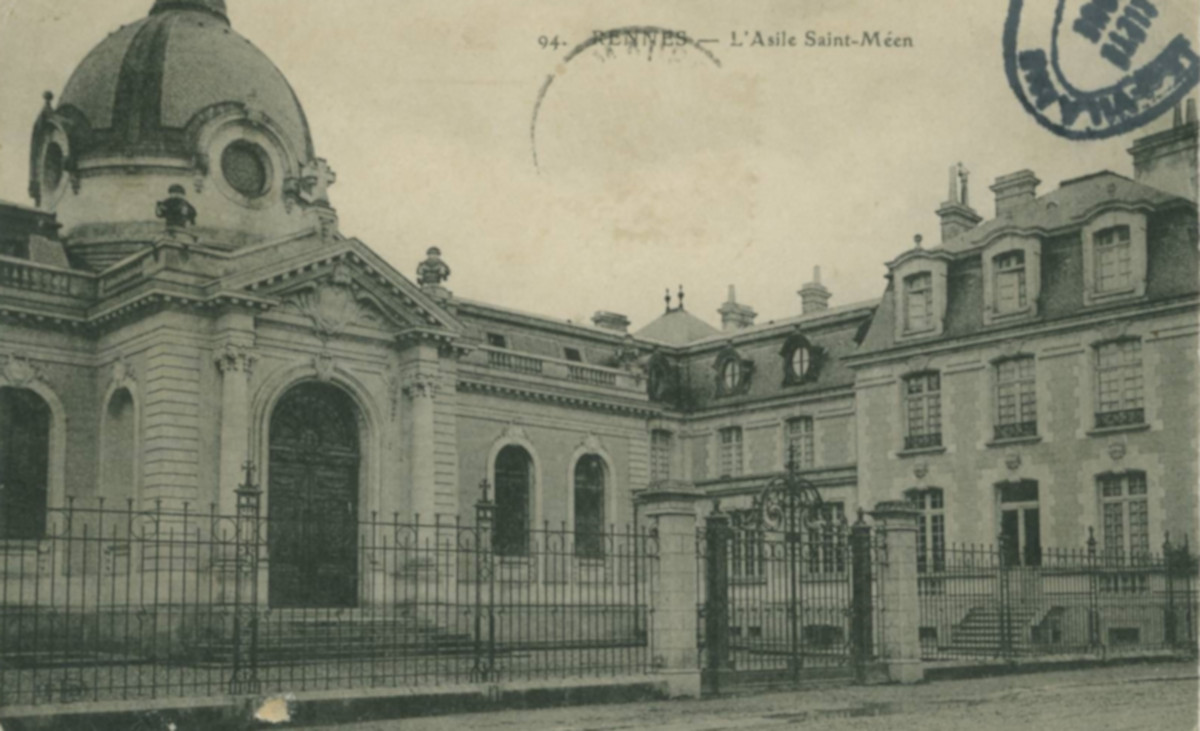 L’entrée de l’asile Saint-Méen, principal asile breton, au début du XXe siècle. Archives départementales d’Ille-et-Vilaine, 6Fi Rennes 250-94.