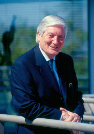Josselin de Rohan, président de 1998 à 2004  Région Bretagne