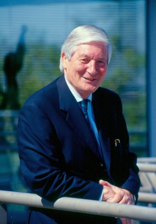 Josselin de Rohan, prezidant eus 1998 da 2004 Région Bretagne/ Rannvro Breizh Josselin de Rohan, président de 1998 à 2004 Région Bretagne