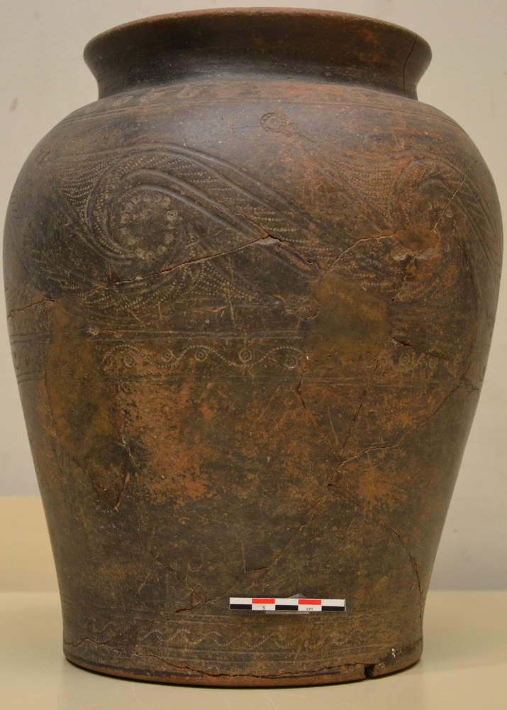 Vase estampé de Kerouer à Plouhinec (Finistère), env. 375 – 325 av. n. è. - Photo Gadea Cabanillas de la Torre