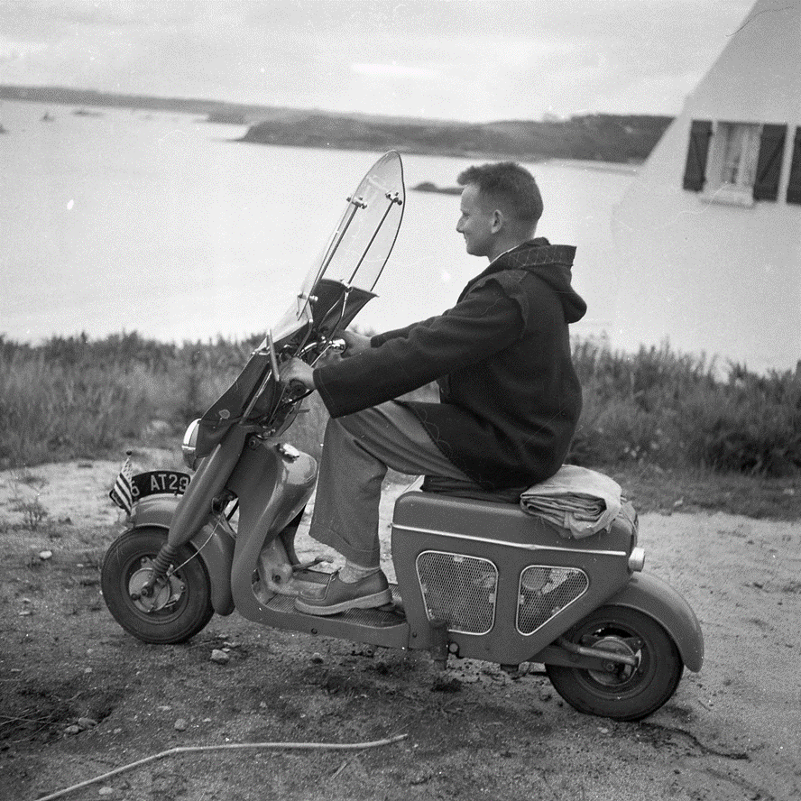 Kabig Le Minor Skeudenn bruderezh, luc’hskeudenn gant Jos an Doare, 1952.