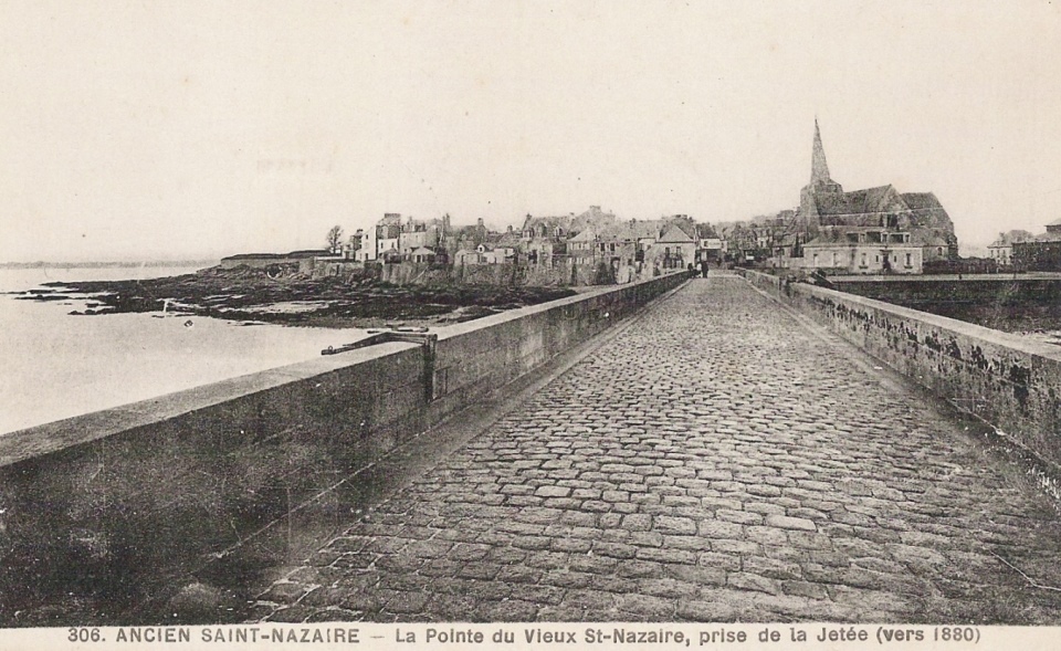 Le vieux Saint-Nazaire, témoin d’un temps révolu, s’efface peu à peu au profit de la ville nouvelle Coll. David Silvestre